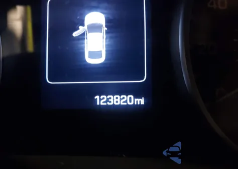 2018 Hyundai Elantra Sel z USA, uszkodzony, nr VIN 5NPD84LF8JH235980